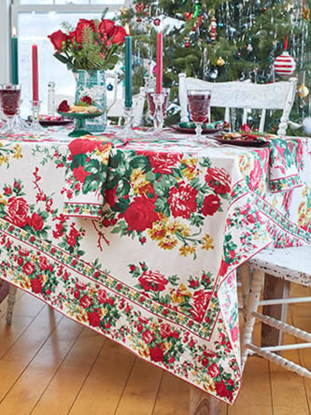 April Cornell Tablecloths|Christmas Cottage Rose 60x90 Table Cloth