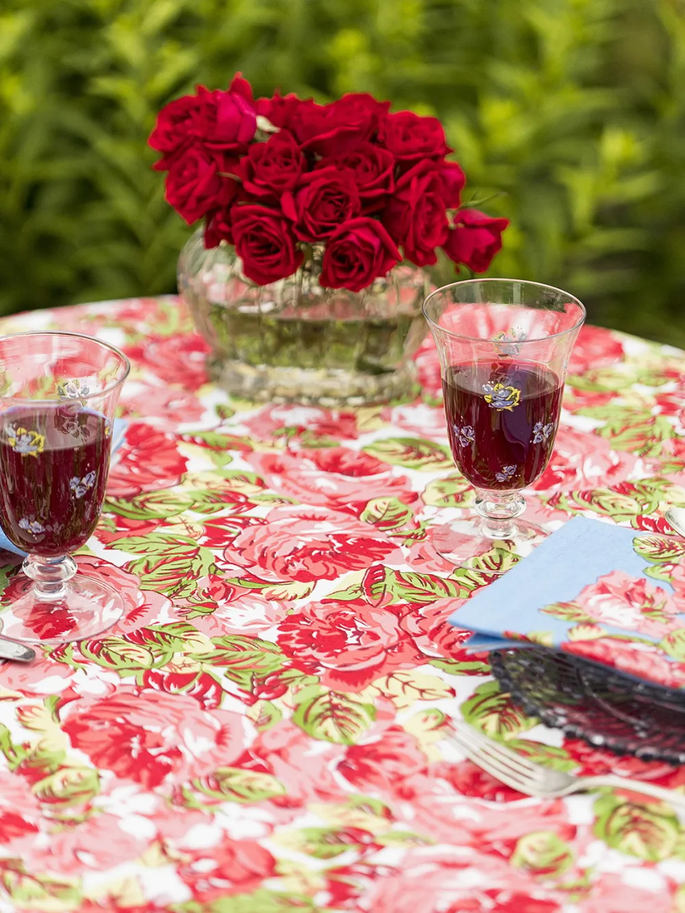 April Cornell Tablecloths|La Vie En Rose Red Round Tablecloth