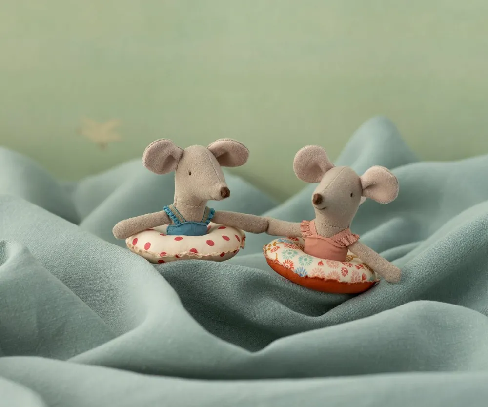 Maileg Maileg|Toys|Beach Mouse with Float, Little Sister - Red Dot