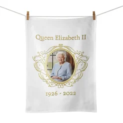Souvenirs|Cultural Icons|Queen Elizabeth II 1926–2022 Portrait Tea Towel